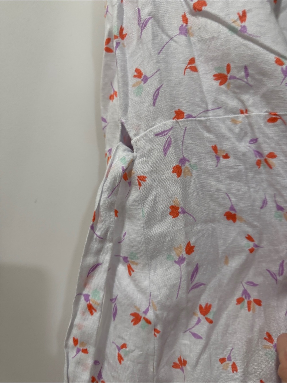 Sleeveless White Floral Wrap Dress with Ruffle Trim - Picture 8 of 8